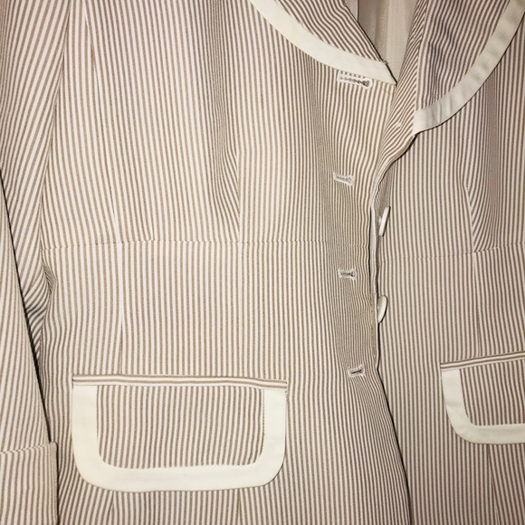 Skirt and jacket. - Picture 2 of 4